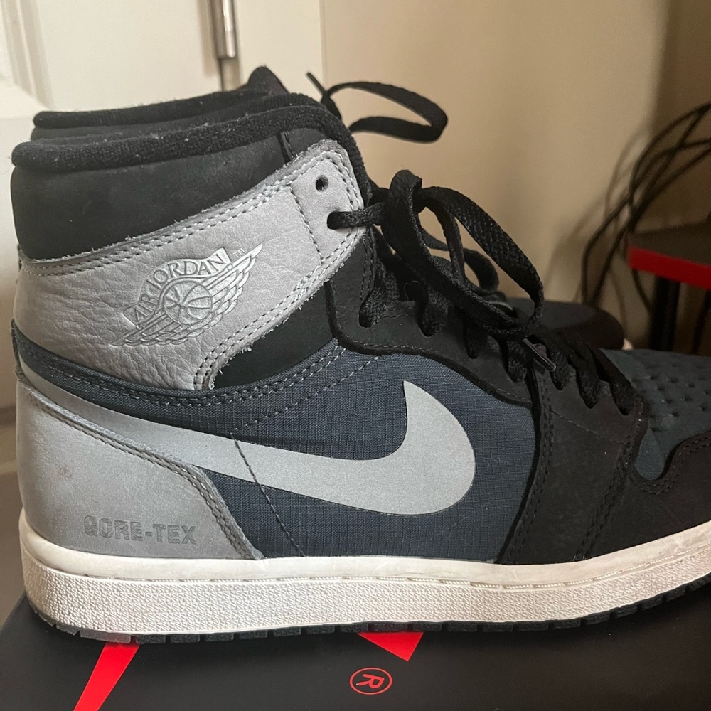 Air jordan 1 Element   Size 8.5 men
